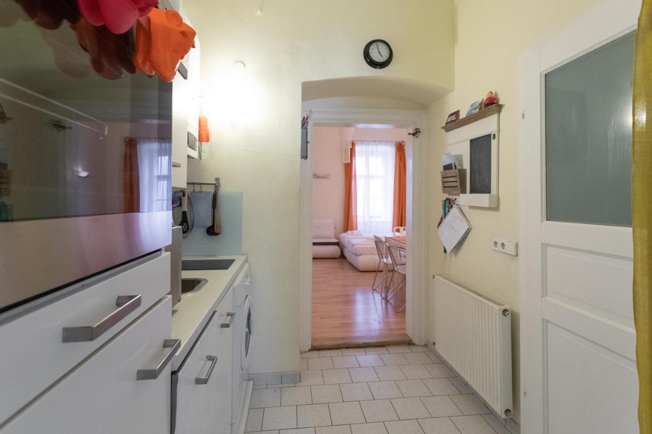 Central Garden Apartments Vienna Room photo