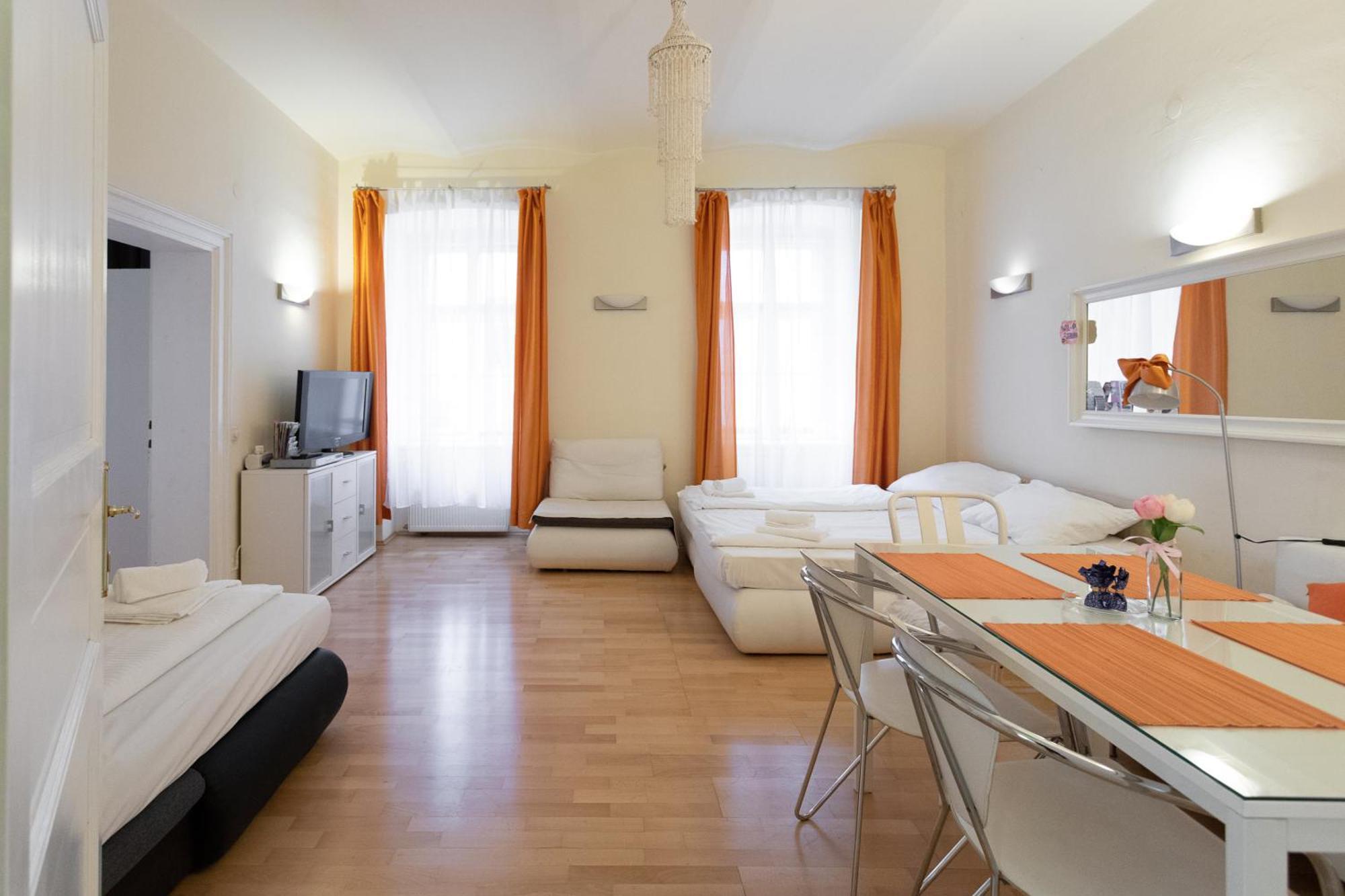 Central Garden Apartments Vienna Room photo